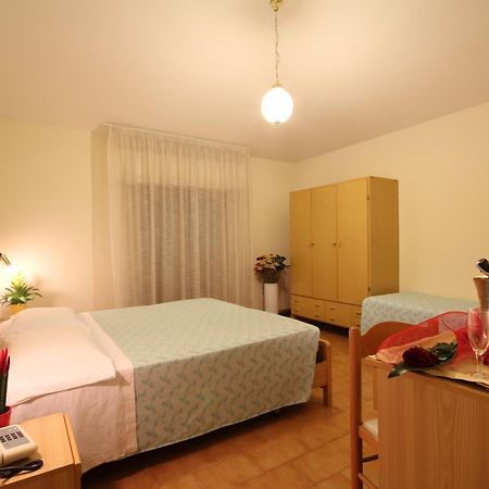 Hotel Villa Luca Chianciano Terme Zimmer foto