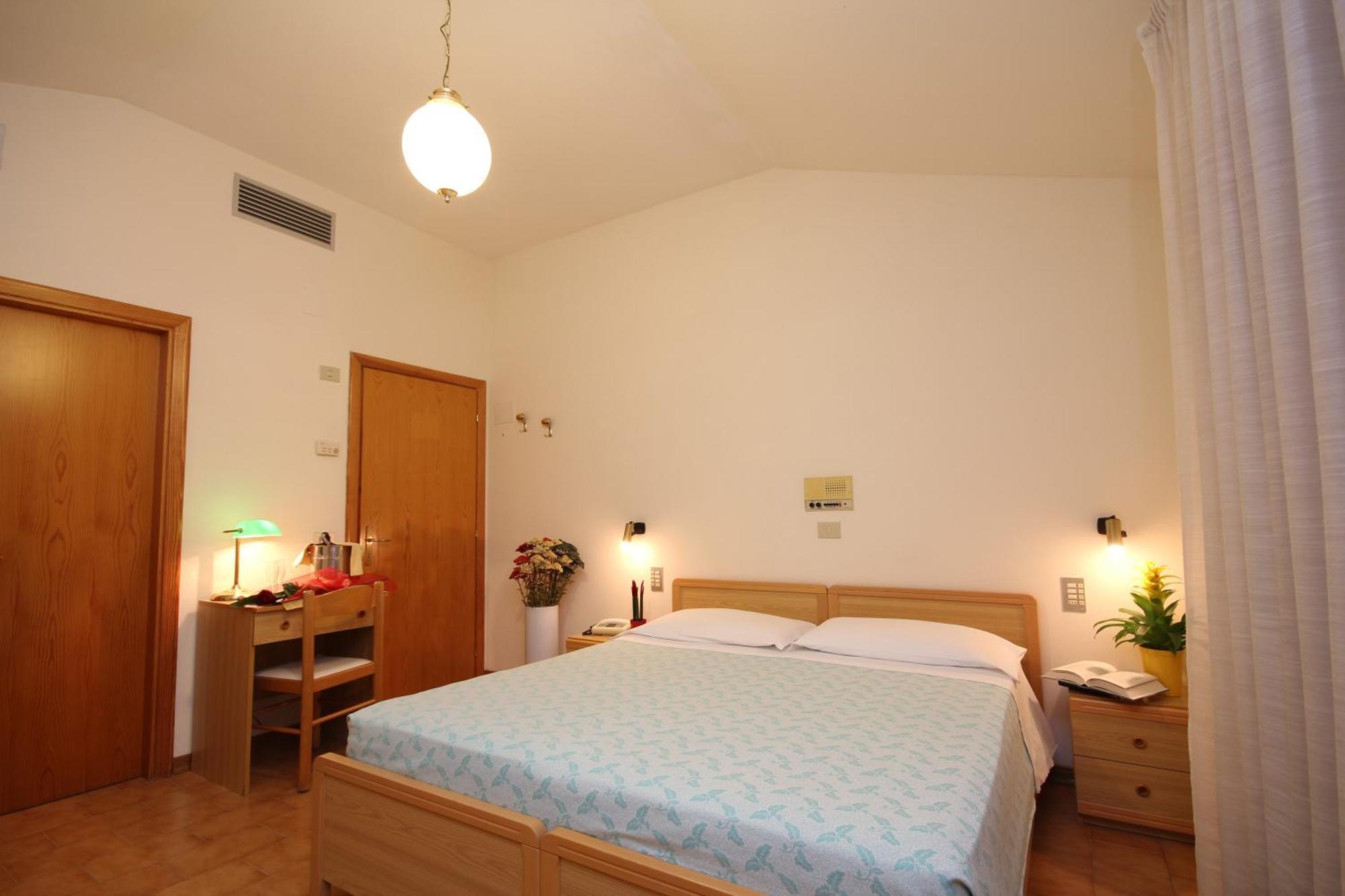 Hotel Villa Luca Chianciano Terme Zimmer foto