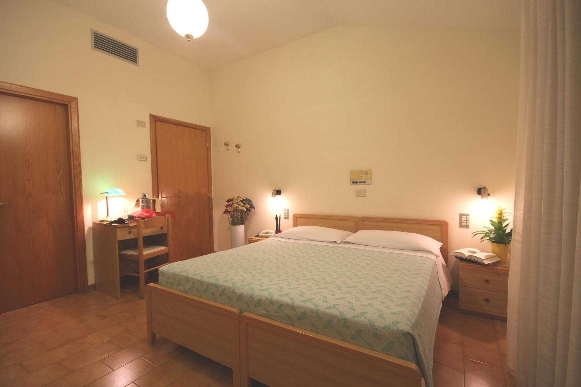 Hotel Villa Luca Chianciano Terme Zimmer foto