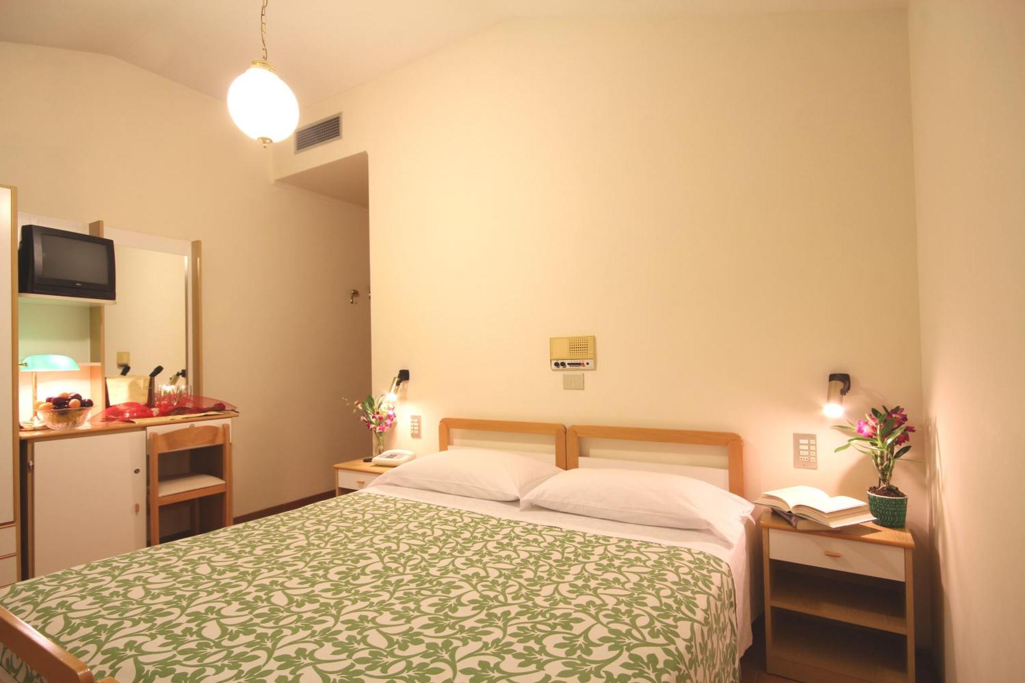 Hotel Villa Luca Chianciano Terme Zimmer foto