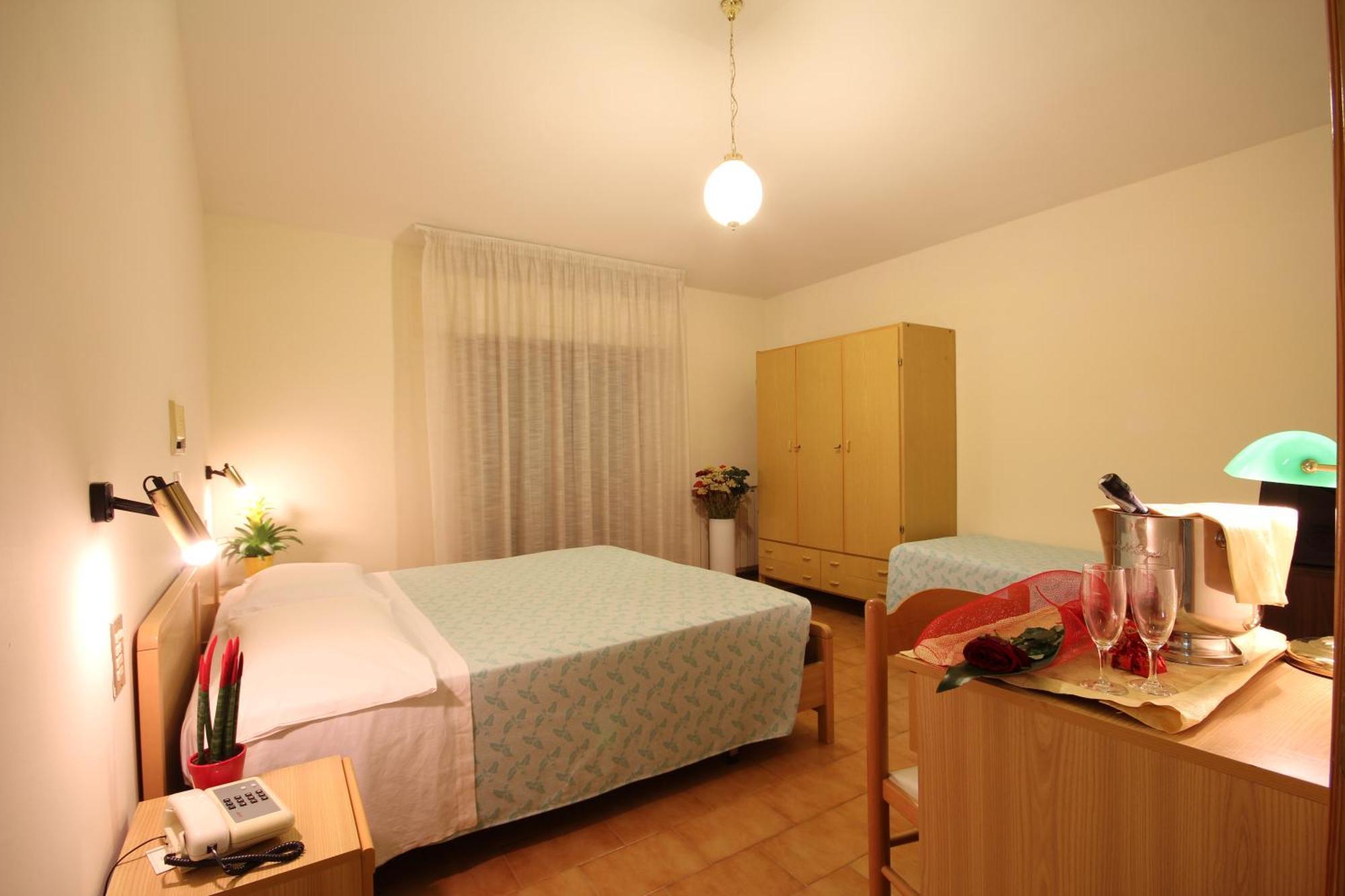 Hotel Villa Luca Chianciano Terme Zimmer foto